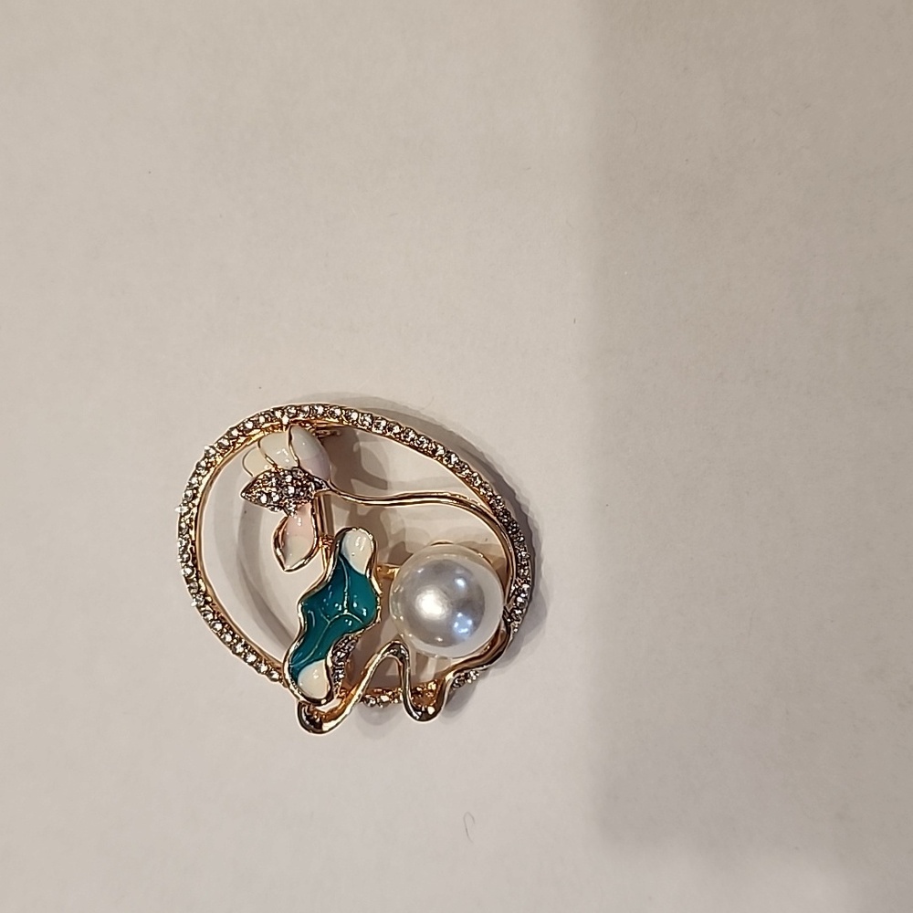 Brooch - Picture 2 of 4